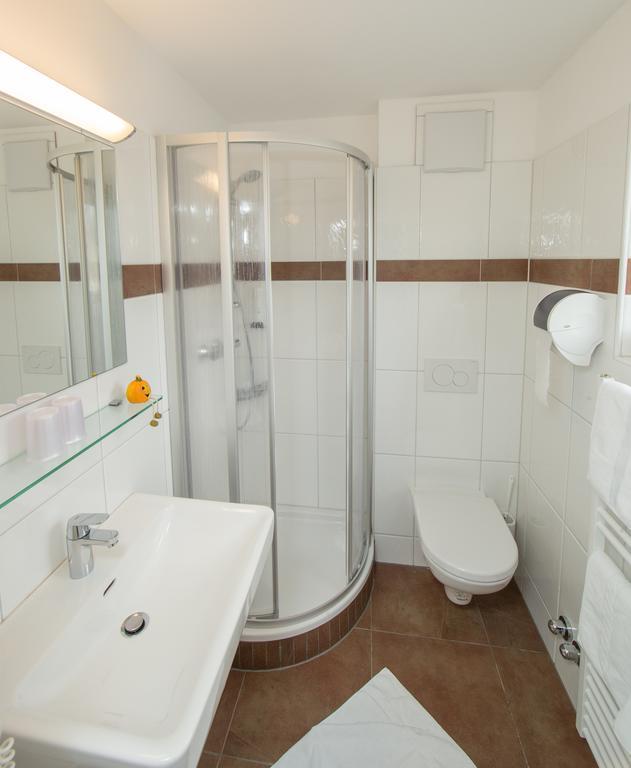 Hotel Pension Hubertus Zell am See Quarto foto